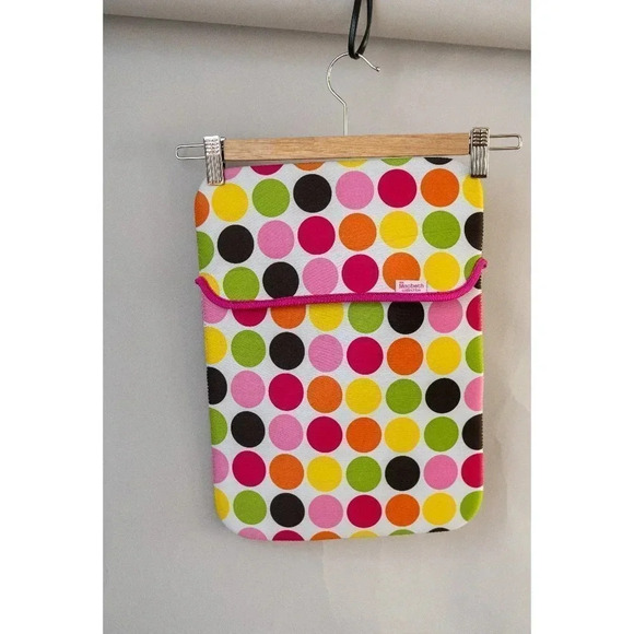 MacBeth Reversible Neoprene laptop sleeve - Picture 1 of 5